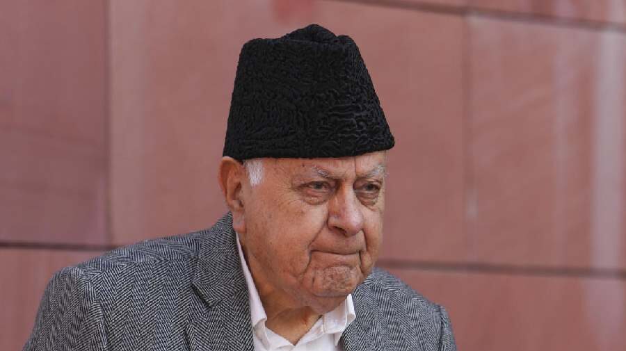You are currently viewing फारूक अब्दुल्ला ने दिए NC-PDP Alliance के संकेत: ‘क्यों नहीं?’ जम्मू-कश्मीर में सरकार बनाने पर विचार