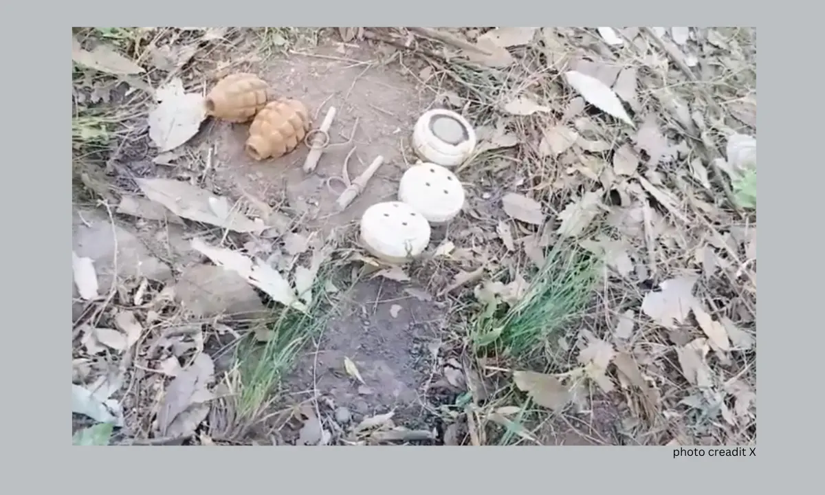 Read more about the article Terrorist hideouts:”पुंछ में आतंकवादी ठिकाने का खुलासा, हैंड ग्रेनेड बरामद”